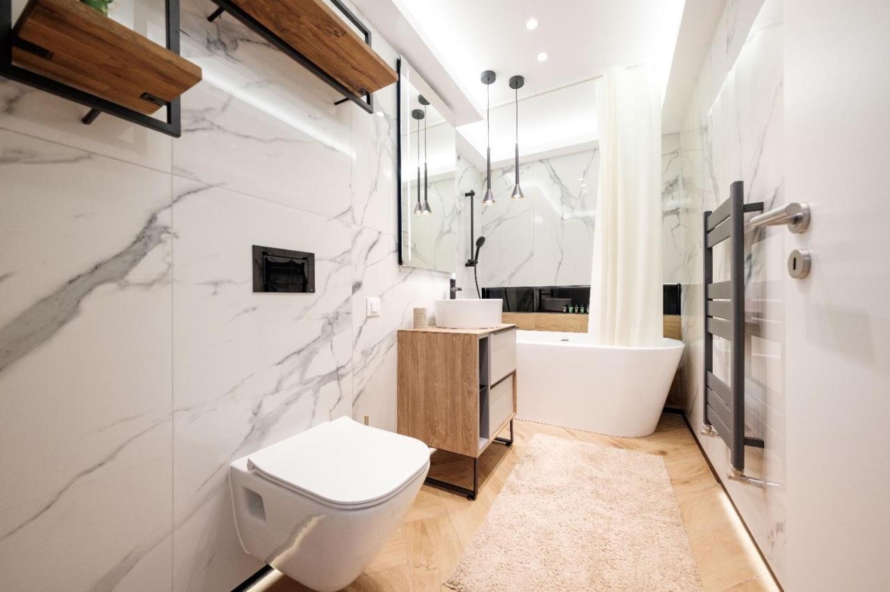 Brand New Luxury Apartment In The Heart Of Brașov Exterior foto