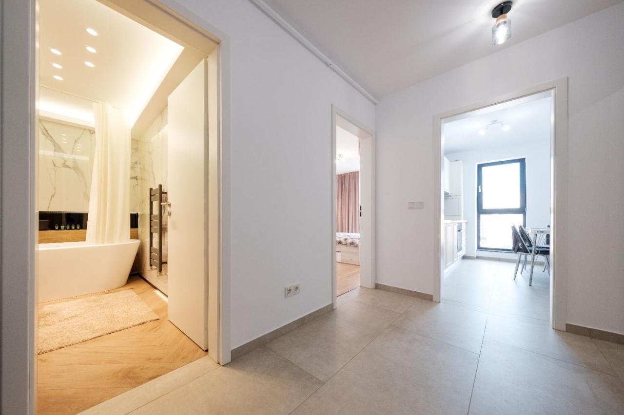 Brand New Luxury Apartment In The Heart Of Brașov Exterior foto