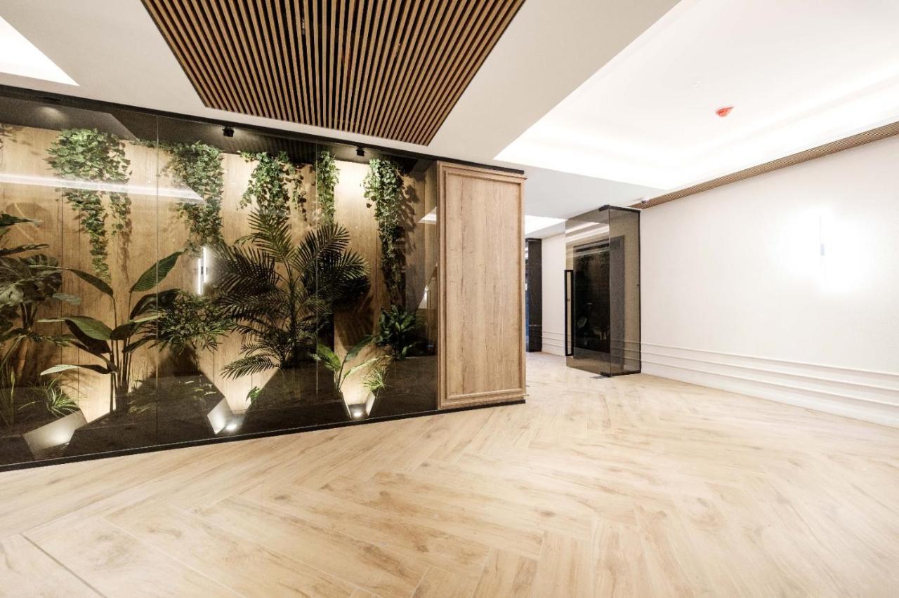 Brand New Luxury Apartment In The Heart Of Brașov Exterior foto